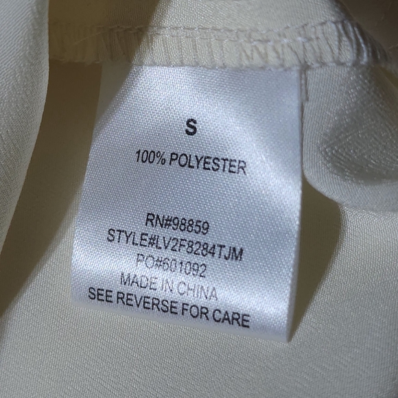Olive and Oak Cream Color Sleeveless Dressy Top with Silver Sequins Size Small - Picture 6 of 11